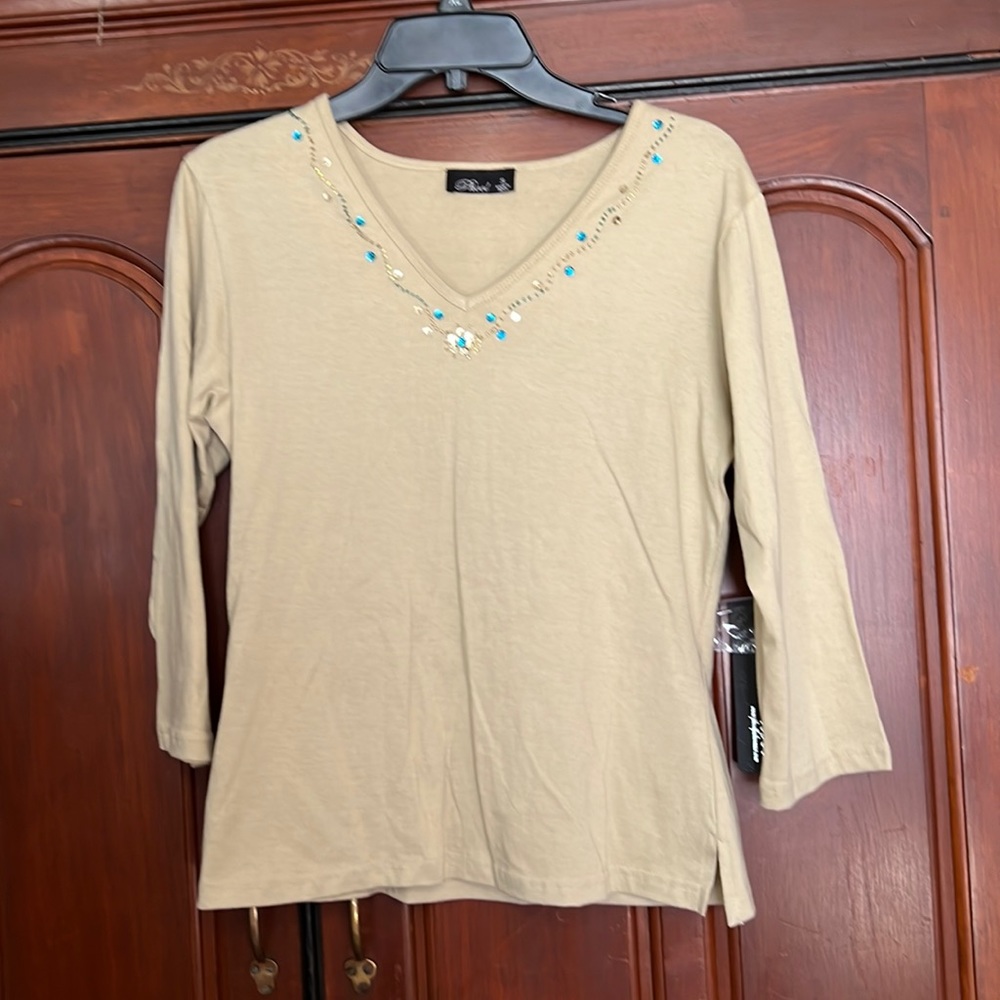 Phool NWT Beige V Neck Embellished 3/4 Sleeve Shirt Size Small
